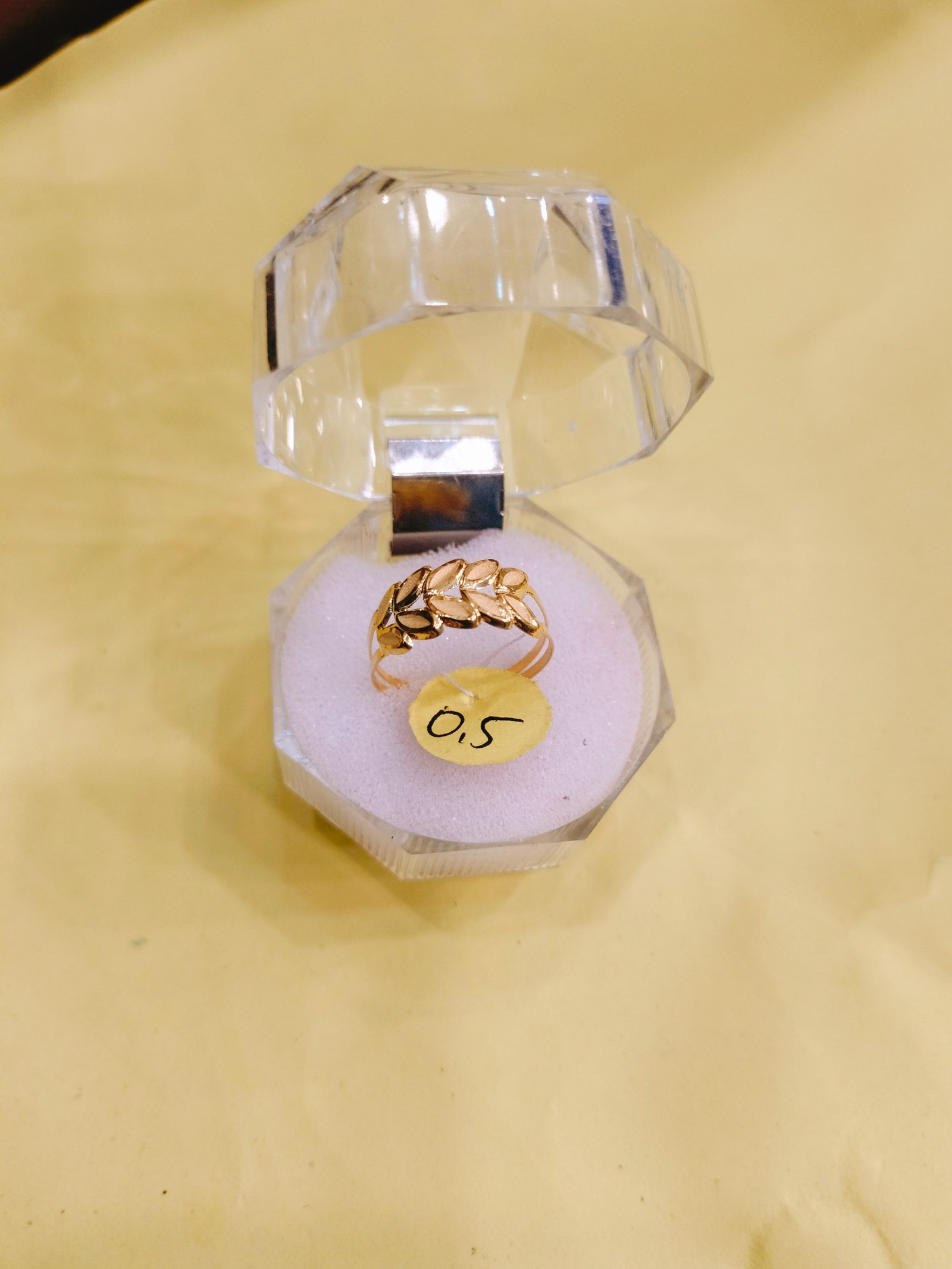 Cincin Ukir Daun