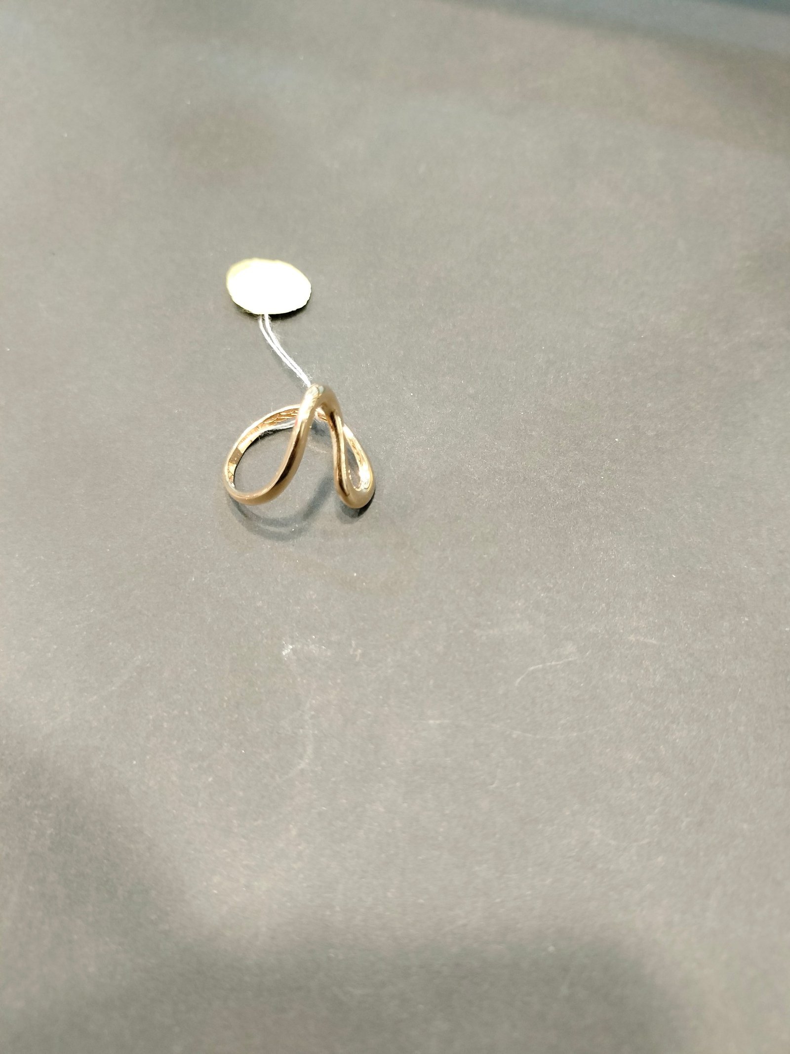 Cincin Isyana Sarasvati